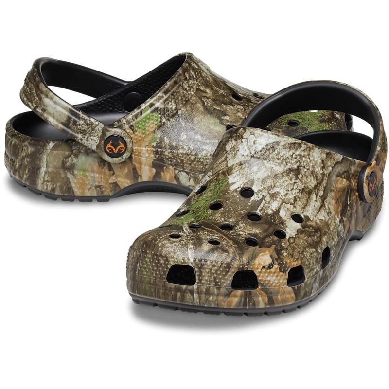 Crocs Unisex Adult Realtree APX Classic Clogs, Lightweight Comfortable Slip On Shoes