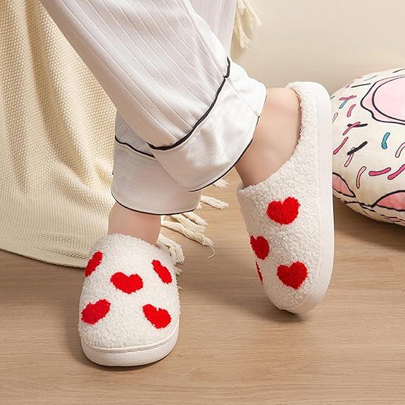 2024 Women's Autumn Winter New Embroidered Pattern Slippers, Warm Casual Closed Toe Soft Flat House Indoor Bedroom Mom Slippers