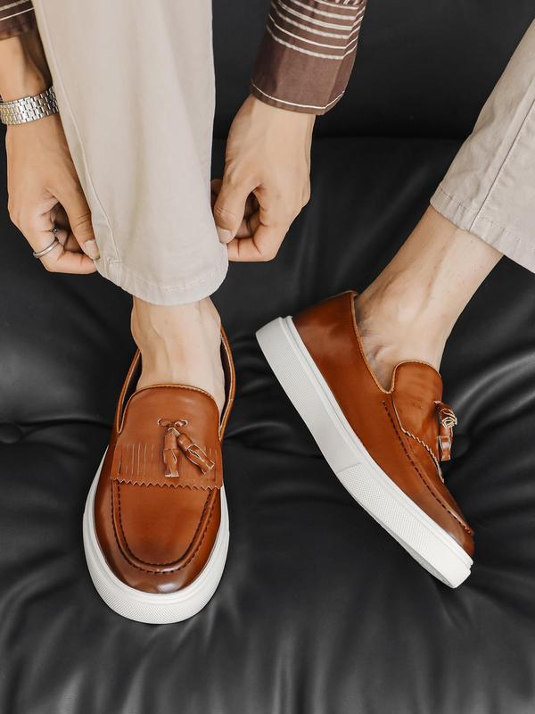 Men's Minimalist Casual Plain Round Toe Slip-on Shoes, Business Style Tassel Decor Flat Dress Shoes, Fashionable Shoes for Daily Wear