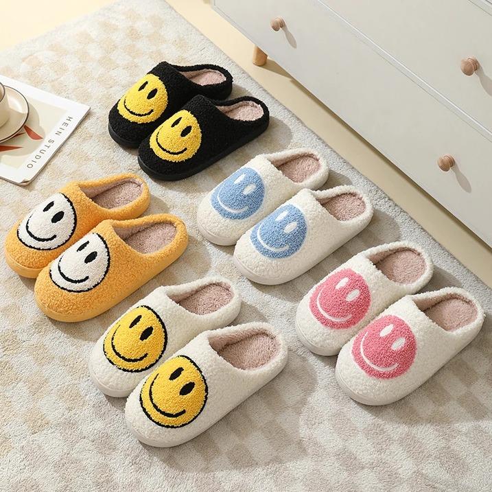 Cute Smile Face Slippers for Women and Men, Soft Plush Comfy Warm Couple Slip-On House Happy Face Slippers Girl Walking Shoes Footwear Flipflop Footwear Flipflop