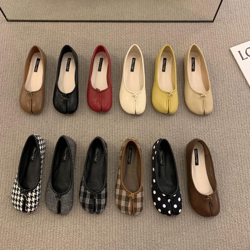 Slip-on Red Split Toe Trotter Horseshoe Gommino Flat New Low-Cut Pumps Soft Bottom Pumps Women