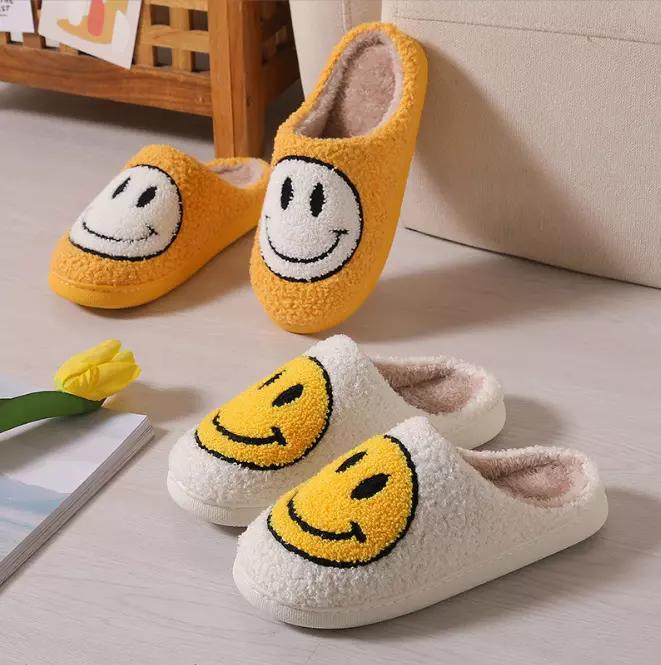 Cute Smile Face Slippers for Women and Men, Soft Plush Comfy Warm Couple Slip-On House Happy Face Slippers Girl Walking Shoes Footwear Flipflop Footwear Flipflop