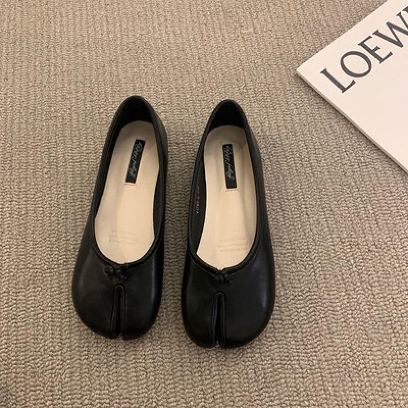 Slip-on Red Split Toe Trotter Horseshoe Gommino Flat New Low-Cut Pumps Soft Bottom Pumps Women