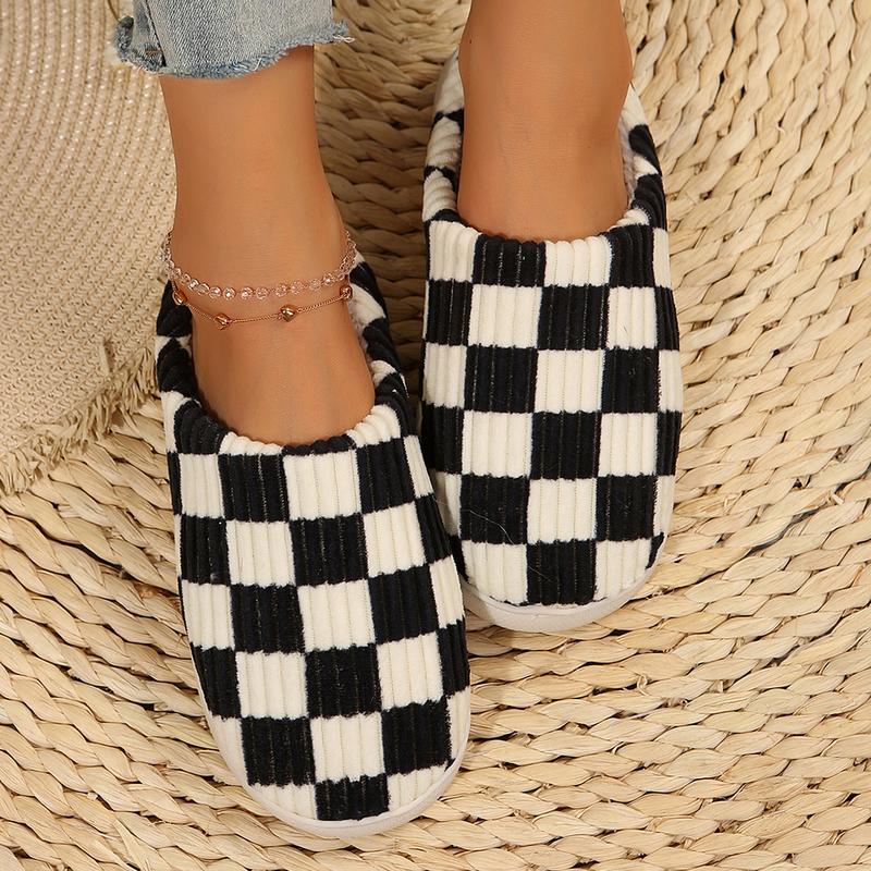 Cozy Plaid Women's Slippers - Warm, Fashionable, Fluffy, Indoor Outdoor Flat Shoes with Round Toe for Comfortable Winter Footwear