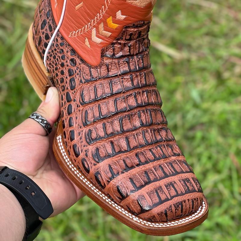 MENS COGNAC WESTERN BOOTS WITH AZTEC SHAFT