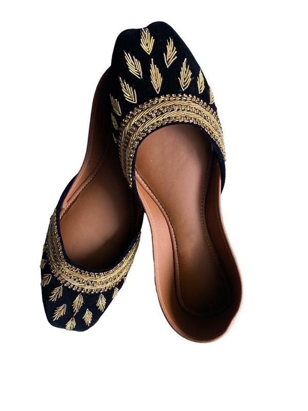 Women Padded embroidered Leather Flats, Shoes  Khussa  Jutti for party wear