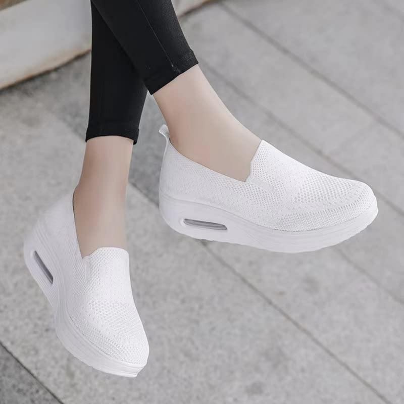 Womens Casual Breathable Sneakers，Slip On Loafers Sports，Mesh Up Stretch Platform Shoes，Walking Light Air Cushion Sneakers