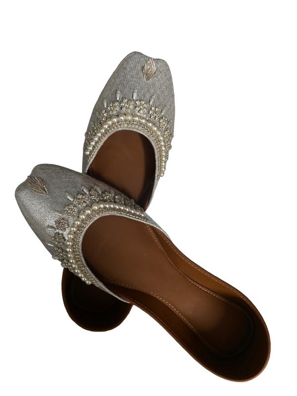 Women Padded embroidered Leather Flats, Shoes  Khussa  Jutti for party wear