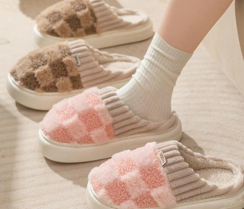 Cozy Checkered Fuzzy Slippers - Warm Closed-Toe Soft Sole Comfort Shoes - Plush Home Slippers with Fuzzy Lining for Cold Weather Women Walking Shoes