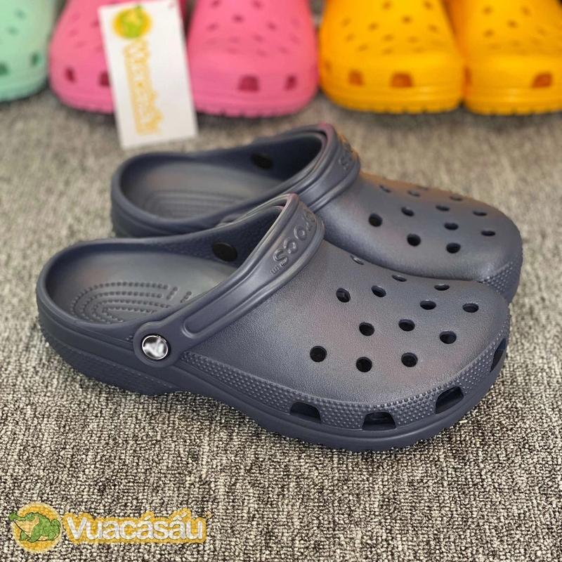 CROcS CLASSIC CLOG Men's and Women's sandals , Super Soft, Light and Comfortable, Anti-slip, Rainproof - King of Crocodile