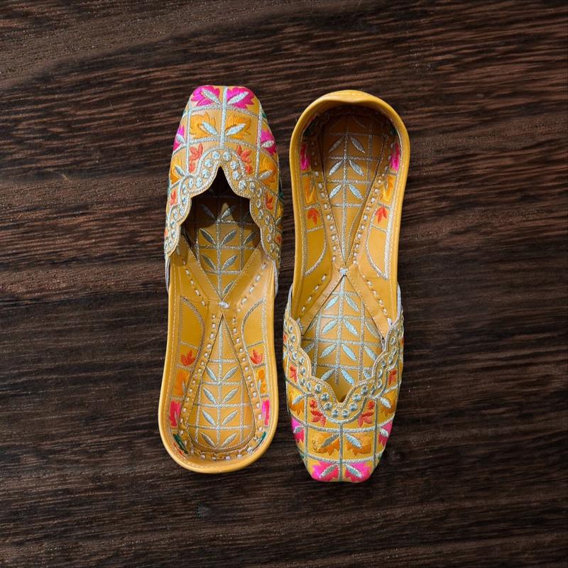 Traditional Handmade  Punjabi Jutti Womenswear Footwear Flat Flatform Running