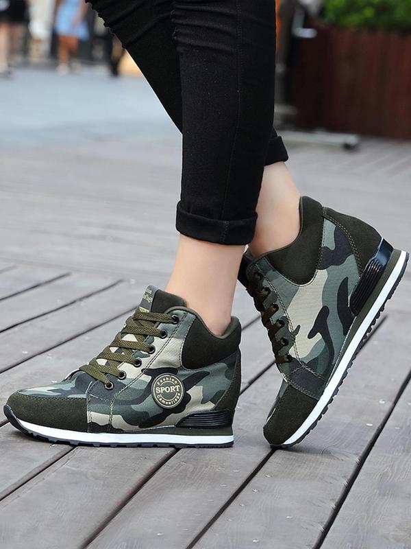 Women's Fashionable Camo Print Platform Sneakers, Casual Comfortable Sports Shoes for Daily Wear, Female All-match Round Toe Shoes for Spring & Fall